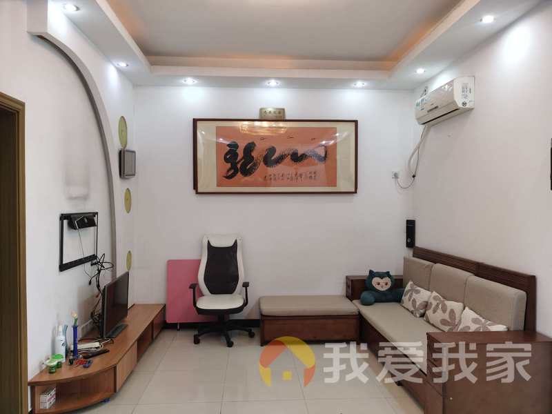 中欧金球公寓 南北通透，采光好 装修好，环镜优美 中间楼层