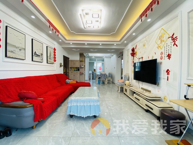 正荣大湖之都西水滨 南北通透，采光好 装修好，环镜优美 近地铁 视野好，诚心出售