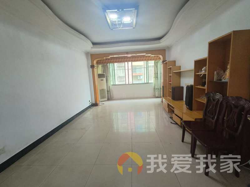名杰花园 南北通透，采光好 装修好，环镜优美 中间楼层