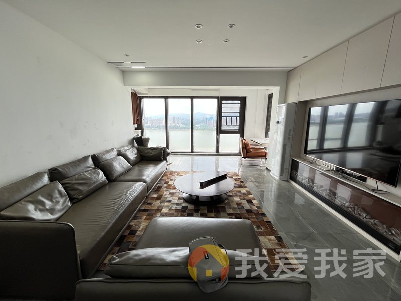 南昌我爱我家十里江山复式楼，江景，精装直接入住