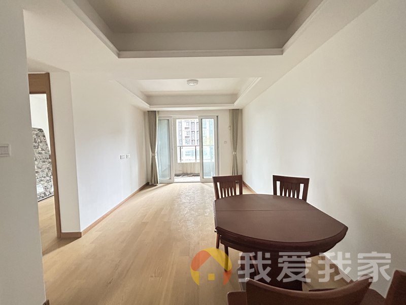 万科璞悦里（江中御墅）二期 南北通透，采光好 装修好，环镜优美 周边匹套完善，，出行方便
