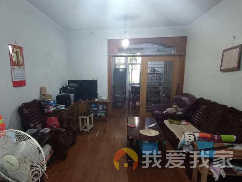 南昌我爱我家南京东路235号南大北区宿舍 南北通透，采光好 装修好，环镜优美 近地铁 周边匹套完善，，出行方便