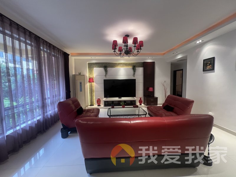 万科四季花城南区牡丹苑 南北通透，采光好 装修好，环镜优美 视野好，诚心出售