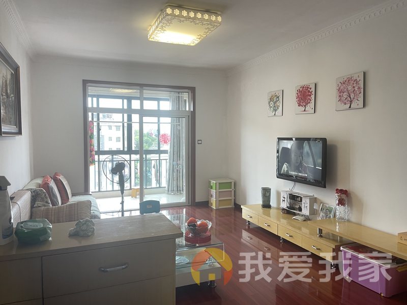 馨雅北苑 南北通透，采光好 装修好，环镜优美 近地铁 视野好，诚心出售