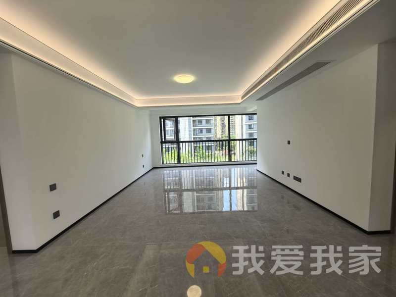 中海左岸国际 南北通透，采光好 装修好，环镜优美 周边匹套完善，，出行方便