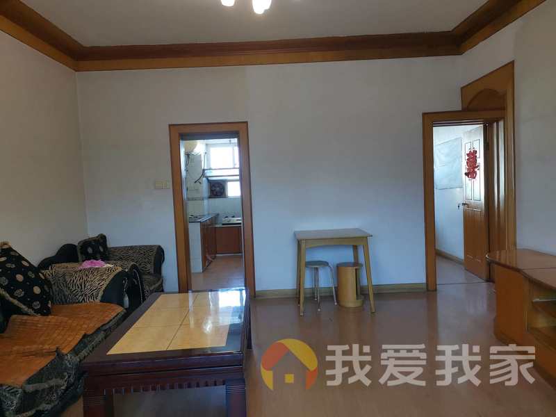铁路三村 南北通透，采光好 装修好，环镜优美 视野好，诚心出售