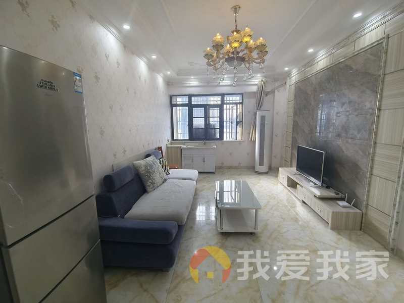 滨江明珠 南北通透，采光好 装修好，环镜优美 中间楼层
