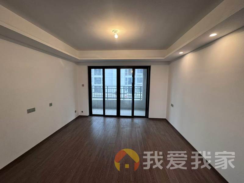 阳光城蓝光文澜府 南北通透，采光好 装修好，环镜优美 视野好，诚心出售