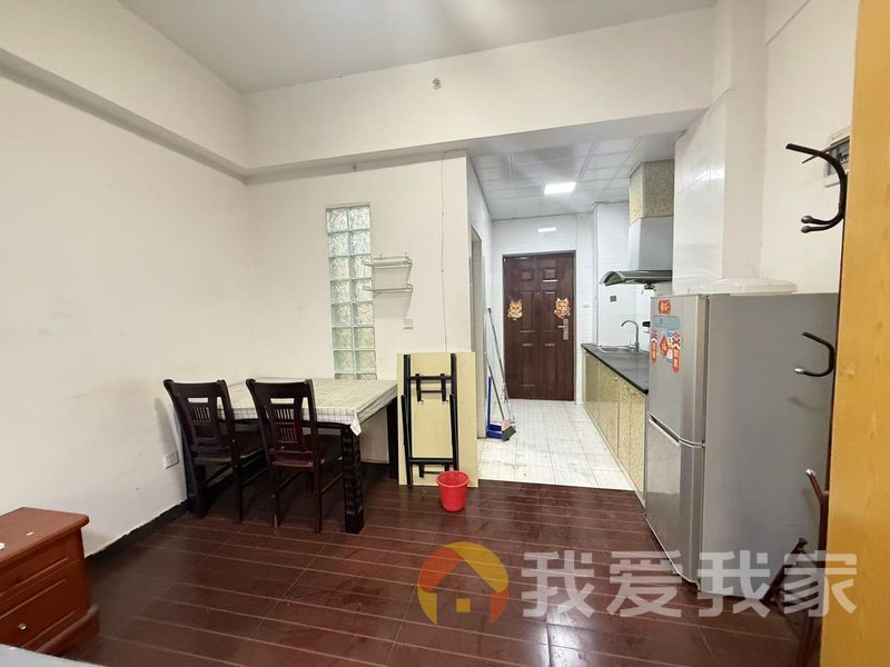 水印都市 南北通透，采光好 装修好，环镜优美 中间楼层