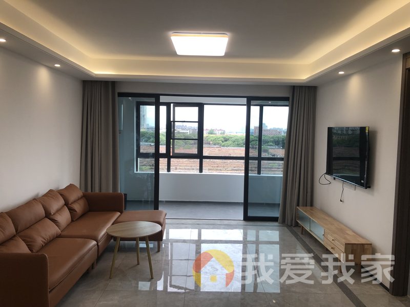 力高国资雍江府 南北通透，采光好 装修好，环镜优美 周边匹套完善，，出行方便