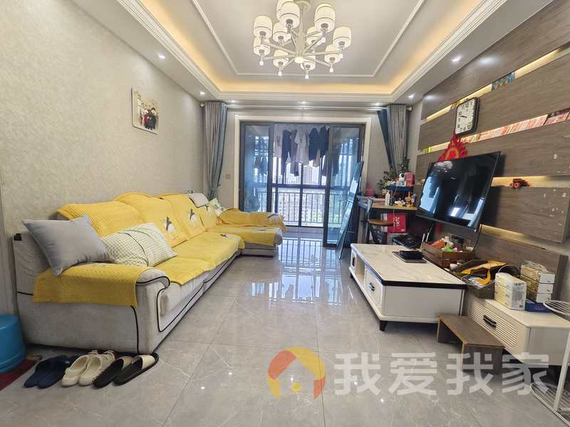 绿地玫瑰城 南北通透，采光好 装修好，环镜优美 视野好，诚心出售