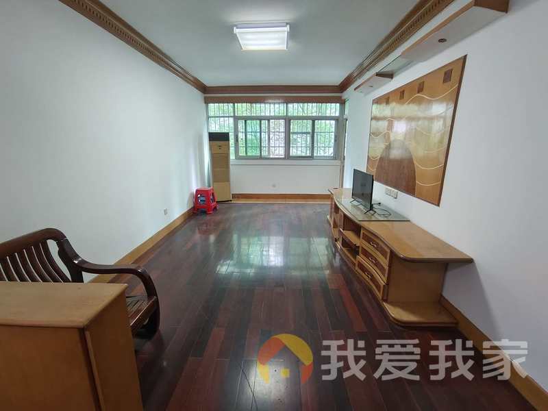 永外正街 南北通透，采光好 装修好，环镜优美 近地铁 视野好，诚心出售