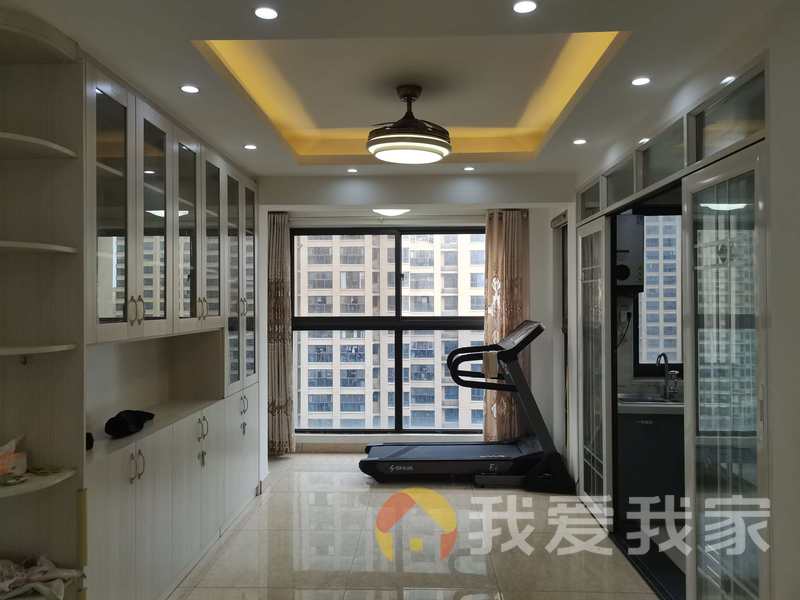 新力象湖湾 南北通透，采光好 装修好，环镜优美 中间楼层