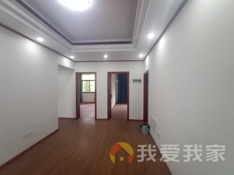 省政府大院 南北通透，采光好 装修好，环镜优美 近地铁 视野好，诚心出售