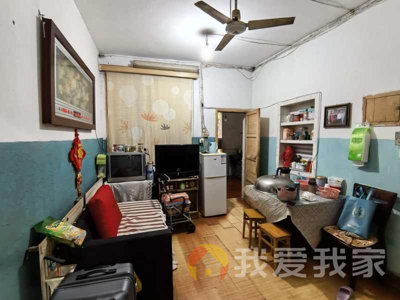 贤士一路 南北通透，采光好 装修好，环镜优美 视野好，诚心出售