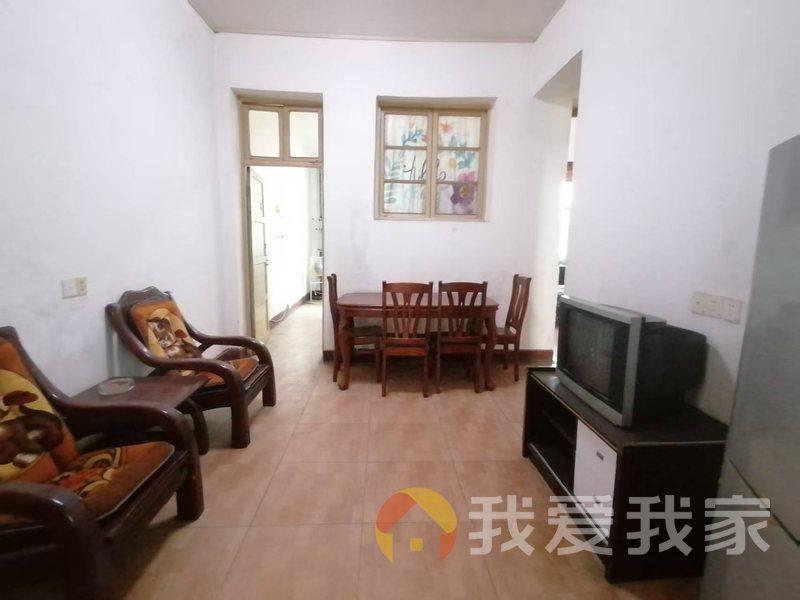 象山南路 南北通透，采光好 近地铁 视野好，诚心出租
