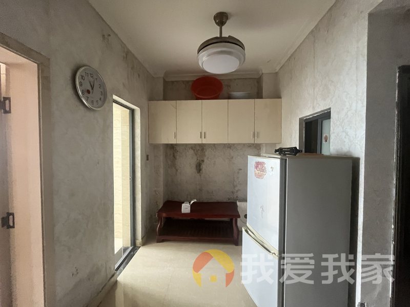 金色学府 南北通透，采光好 装修好，环镜优美 近地铁 周边匹套完善，，出行方便