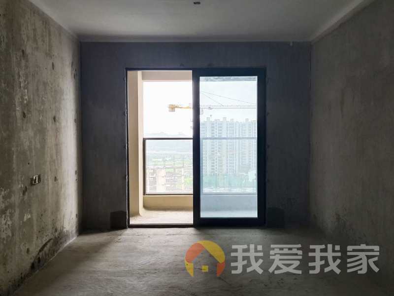璟湖小区（原新力大境天城） 南北通透，采光好 中间楼层