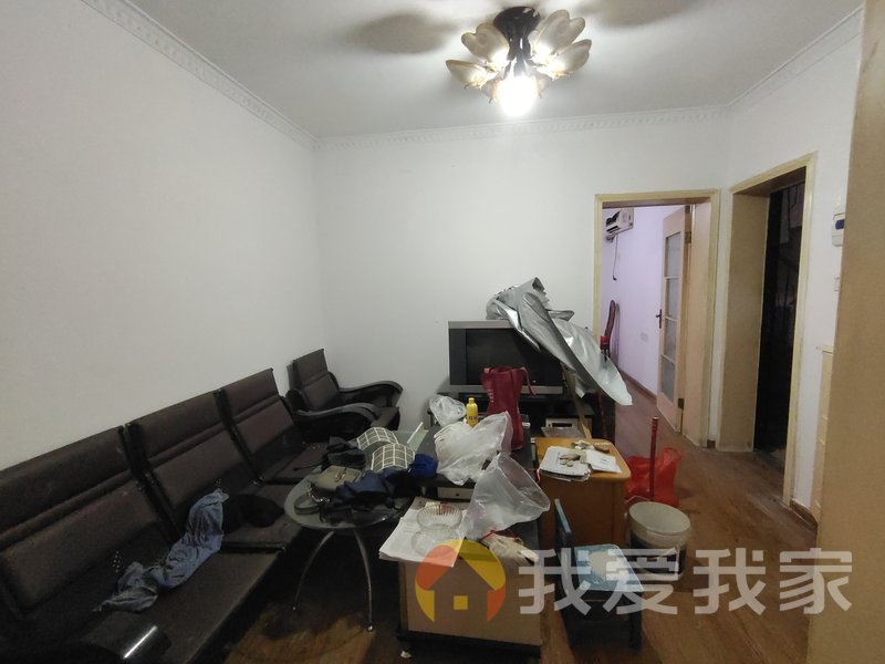 十字街 南北通透，采光好 近地铁 视野好，诚心出租