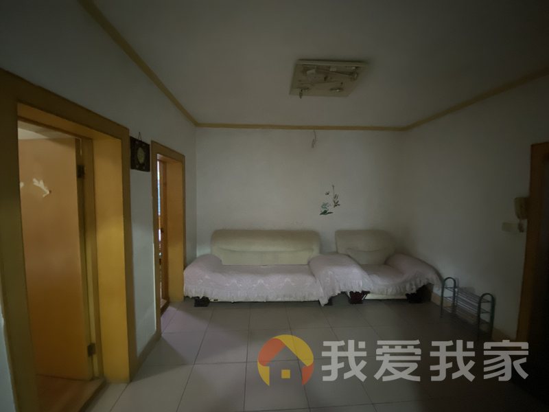 洛阳路 南北通透，采光好 近地铁 中间楼层