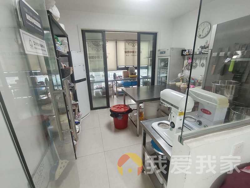 力高澜湖国际 南北通透，采光好 装修好，环镜优美 中间楼层