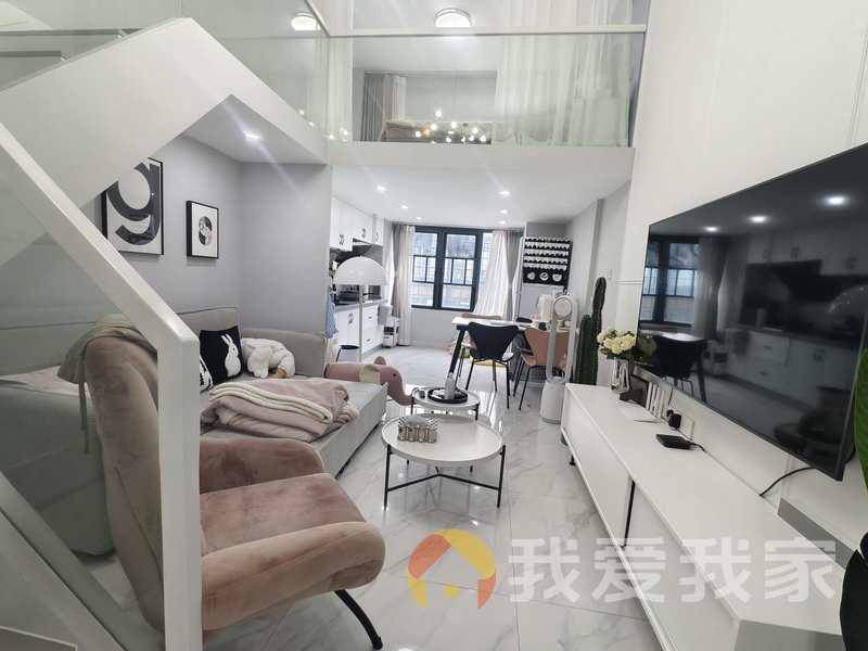 聚仁国际 南北通透，采光好 装修好，环镜优美 视野好，诚心出售