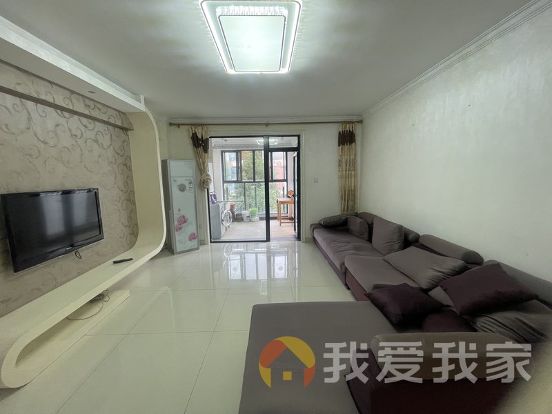 万科四季花城北区瑞香苑 南北通透，采光好 装修好，环镜优美 近地铁 视野好，诚心出售