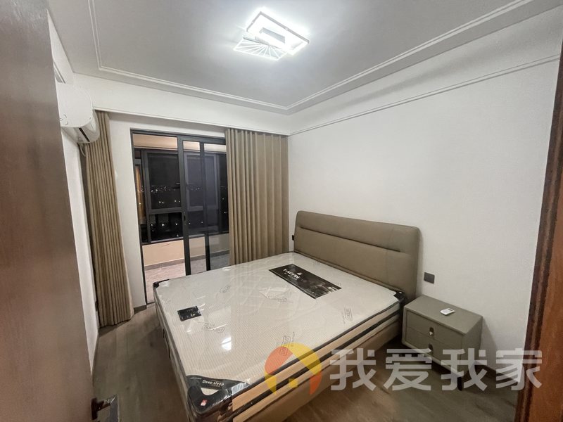 高新紫阳大道 南北通透，采光好 装修好，环镜优美 近地铁 中间楼层