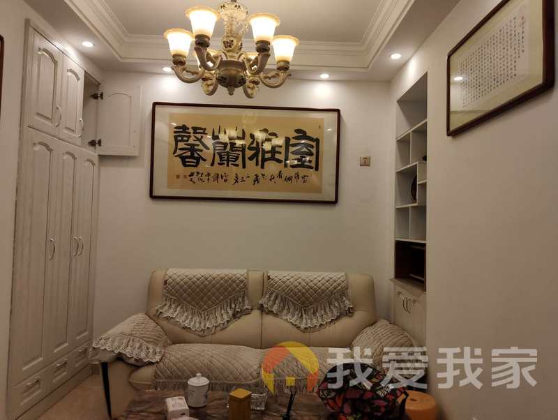金色学府 南北通透，采光好 装修好，环镜优美 近地铁 周边匹套完善，，出行方便