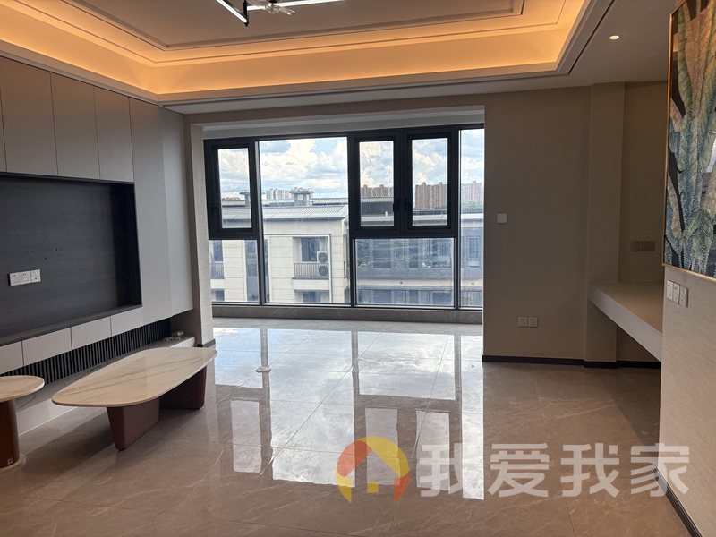 南昌我爱我家融创雪个庭 南北通透，采光好 装修好，环镜优美 视野好，诚心出售