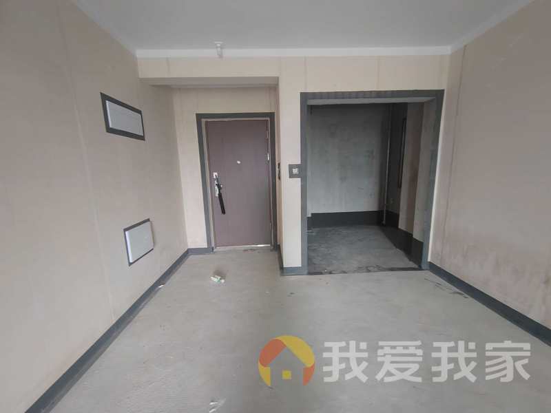 保利艾溪湖 南北通透，采光好 装修好，环镜优美 中间楼层