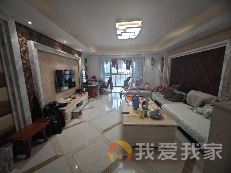 南昌我爱我家联发江岸汇景 南北通透，采光好 装修好，环镜优美 视野好，诚心出售