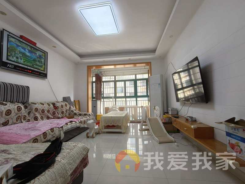 心怡花苑 南北通透，采光好 装修好，环镜优美 中间楼层
