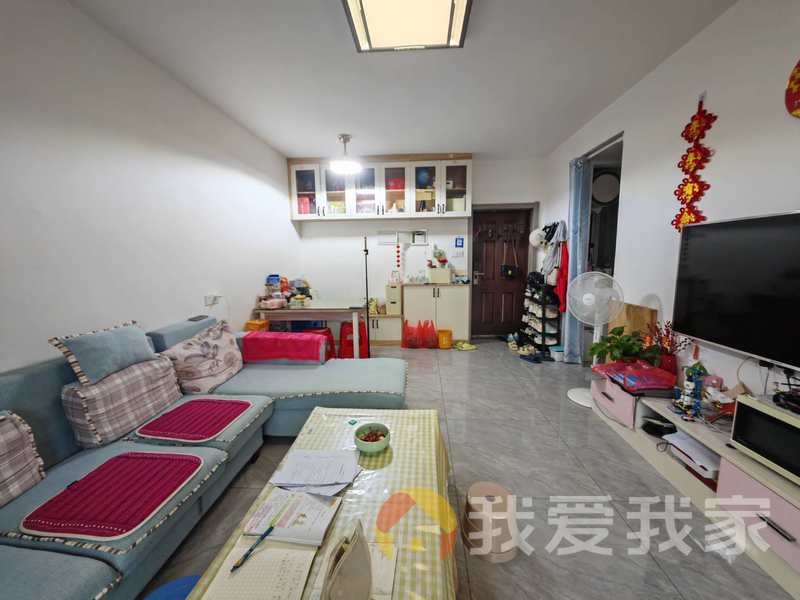 南昌我爱我家中凯蓝域 南北通透，采光好 装修好，环镜优美 中间楼层