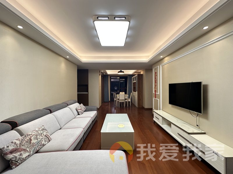 新力琥珀园一期 南北通透，采光好 装修好，环镜优美 中间楼层