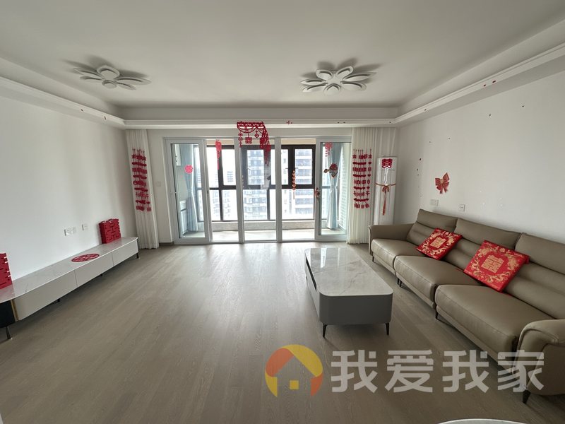 万科天空之城北区（二期） 南北通透，采光好 装修好，环镜优美 视野好，诚心出售
