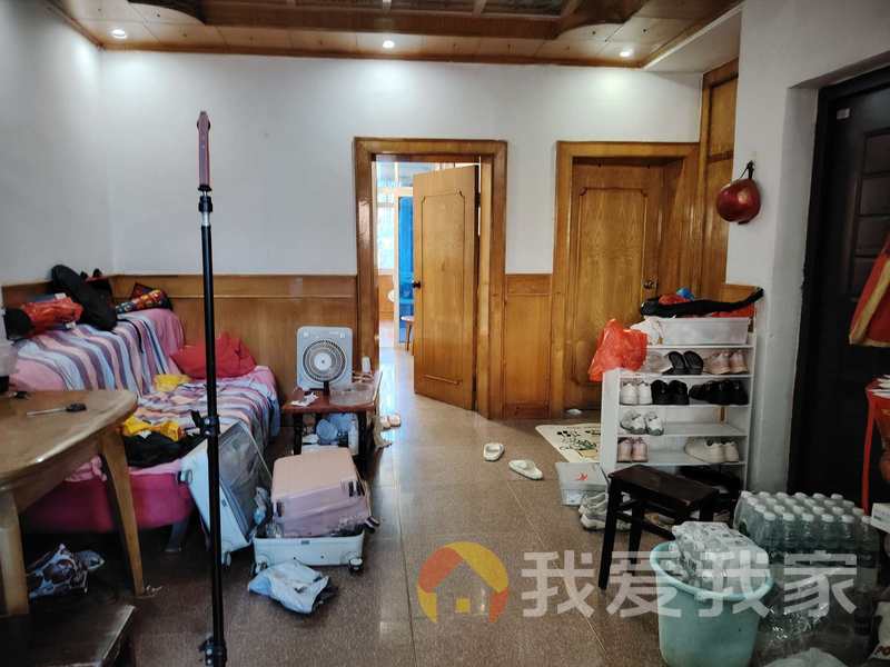 爱国路236号法院宿舍 南北通透，采光好 视野好，诚心出售