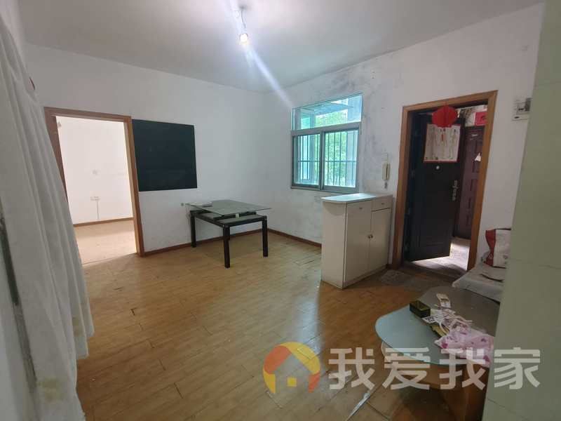 北京东路59号工程学院宿舍 南北通透，采光好 近地铁 中间楼层