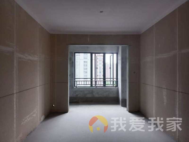 绿都观澜府北苑 南北通透，采光好 视野好，诚心出售