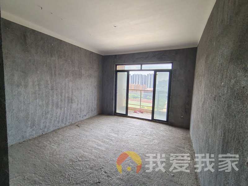 银城花园 南北通透，采光好 中间楼层