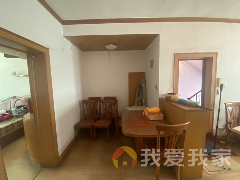 绿源小区 南北通透，采光好 装修好，环镜优美 视野好，诚心出售