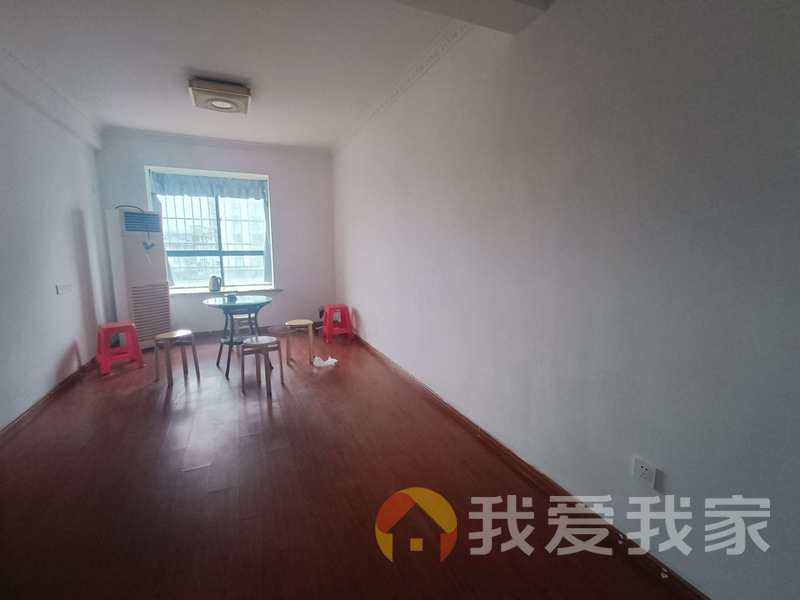 昌九住宅小区 南北通透，采光好 装修好，环镜优美 周边匹套完善，，出行方便