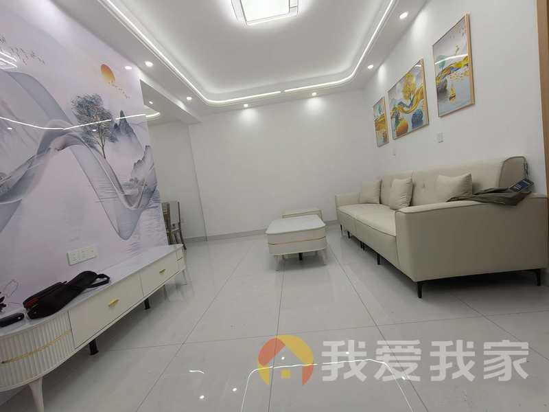 新建区 南北通透，采光好 装修好，环镜优美 视野好，诚心出售