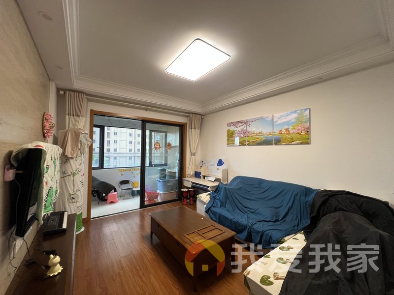 中骏蓝湾香郡 南北通透，采光好 装修好，环镜优美 周边匹套完善，，出行方便