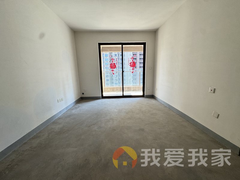 绿地朝阳中心（海珀悦庭）一期 南北通透，采光好 中间楼层