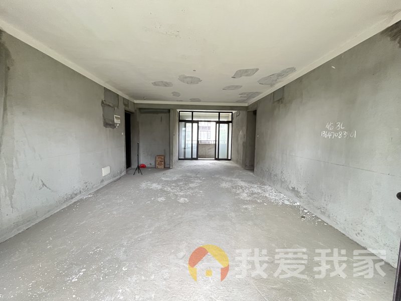 南昌我爱我家国贸春天 南北通透，采光好 视野好，诚心出售