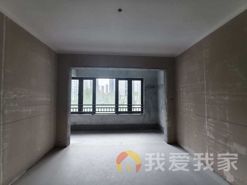 绿都观澜府北苑 南北通透，采光好 周边匹套完善，，出行方便