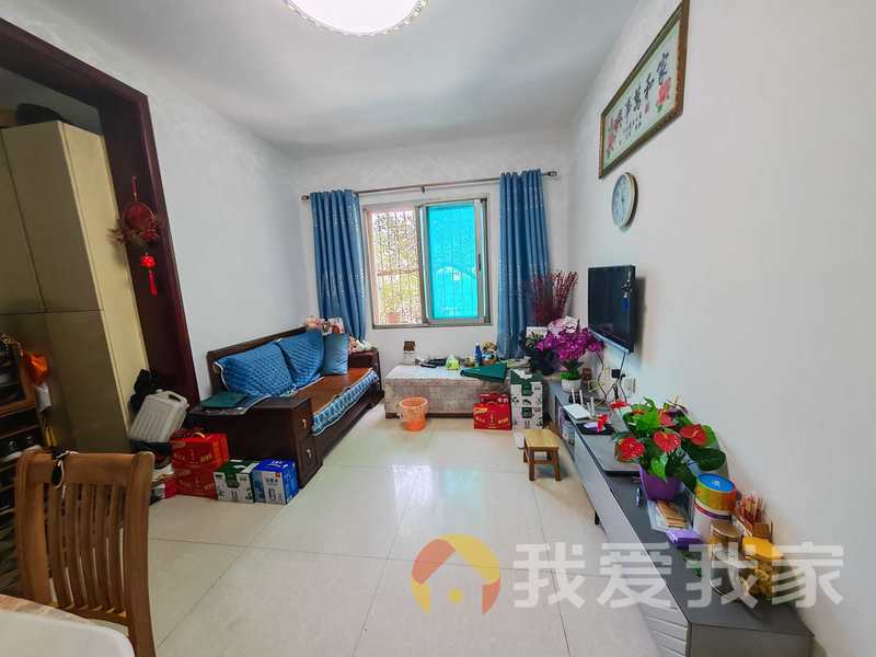 福州路390号江中宿舍 南北通透，采光好 近地铁 中间楼层
