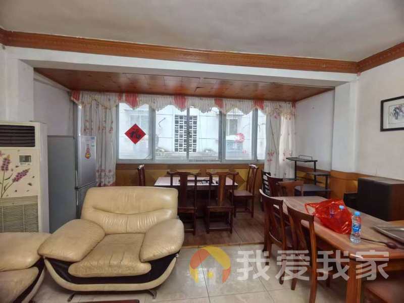 前进路 南北通透，采光好 装修好，环镜优美 近地铁 中间楼层