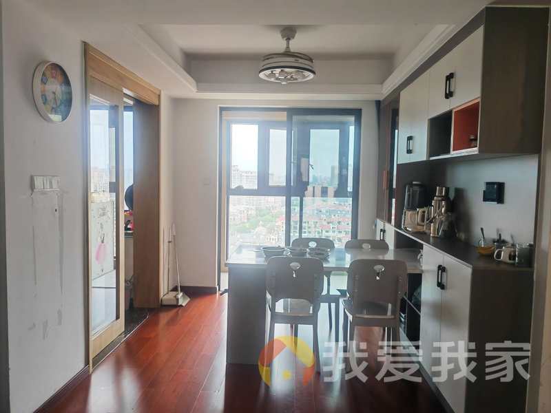 新力上园 南北通透，采光好 装修好，环镜优美 中间楼层